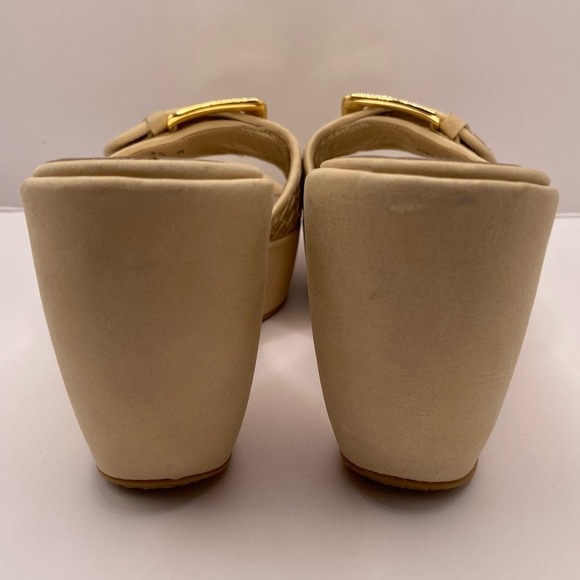 Stuart Weitzman Shoes Womens Size 8.5 Beige Gold Wedge Sandals Slides Buckle - Picture 8 of 15